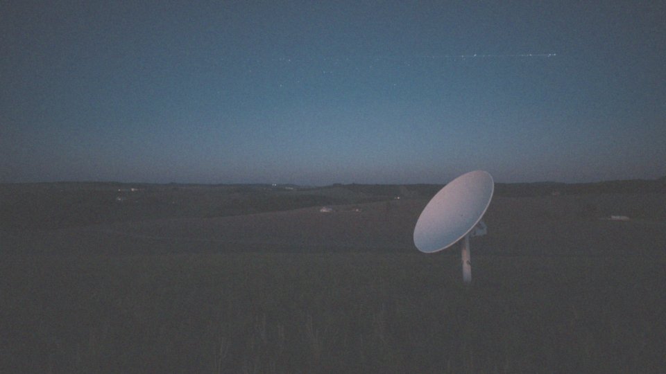 Jak działa system satelitarny Starlink?