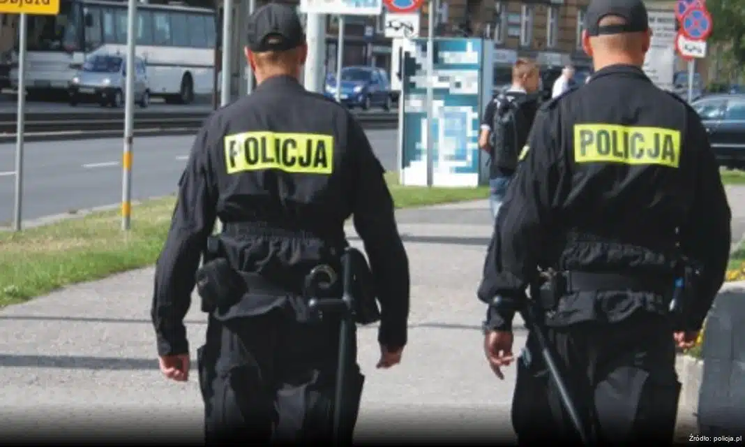 Uwaga na niebezpieczeństwa w sieci podczas świąt