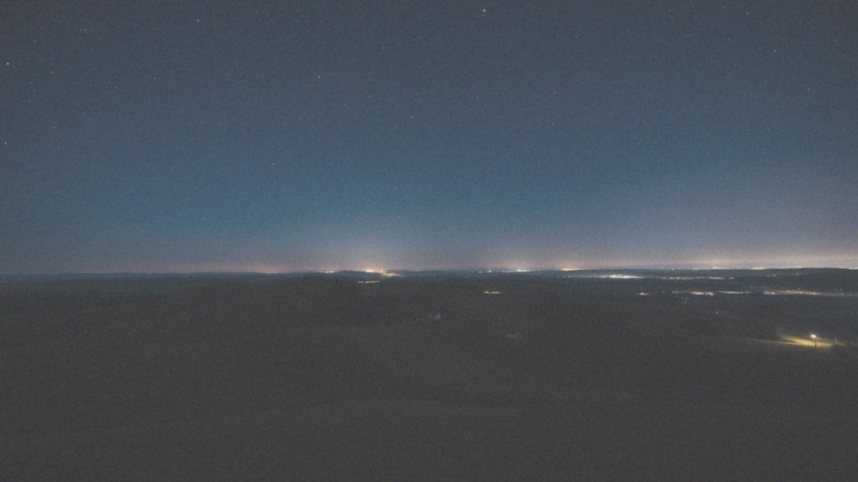 Starlink jak wygląda? Poznaj cechy satelitów i ich budowę